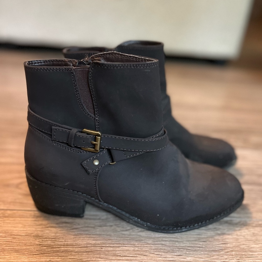 Life Stride Brown Ankle Booties with Western-Inspired Design